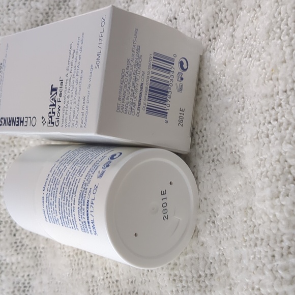 Ole Henriksen PHAT Glow Facial Mask, 50ml/1.7fl oz - Picture 4 of 14